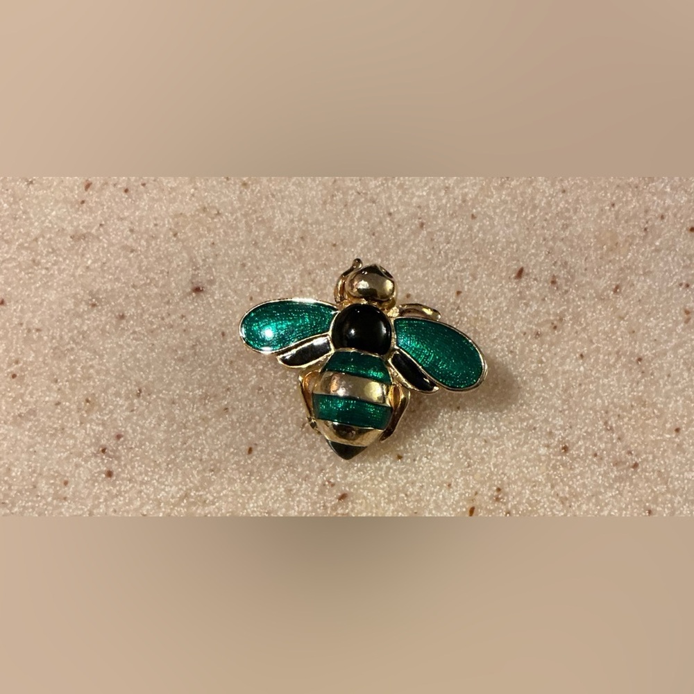 Elegant Green and Gold Bee Brooch